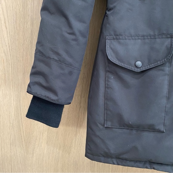 Trillium parka by Canada Goose - Picture 13 of 17